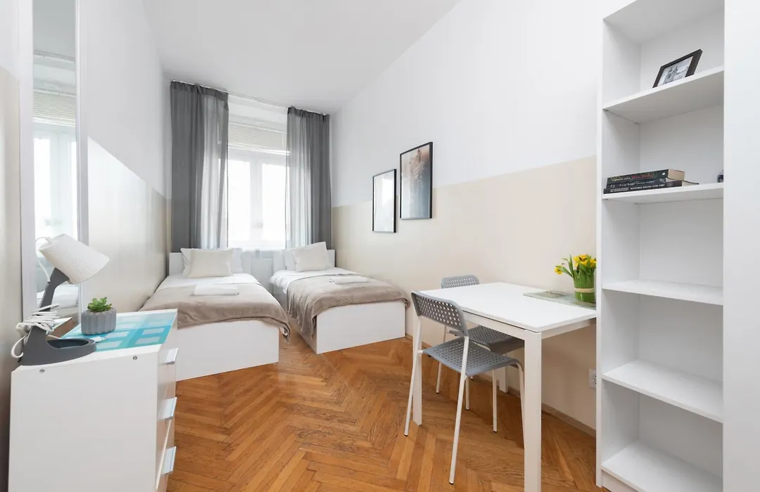Rooms Nearto Main Square-1