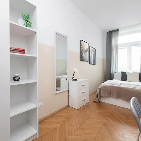 Rooms Nearto Main Square-2